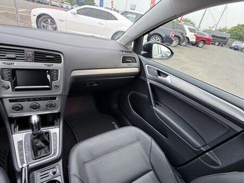 Used 2015 Volkswagen Golf S FWD image 19