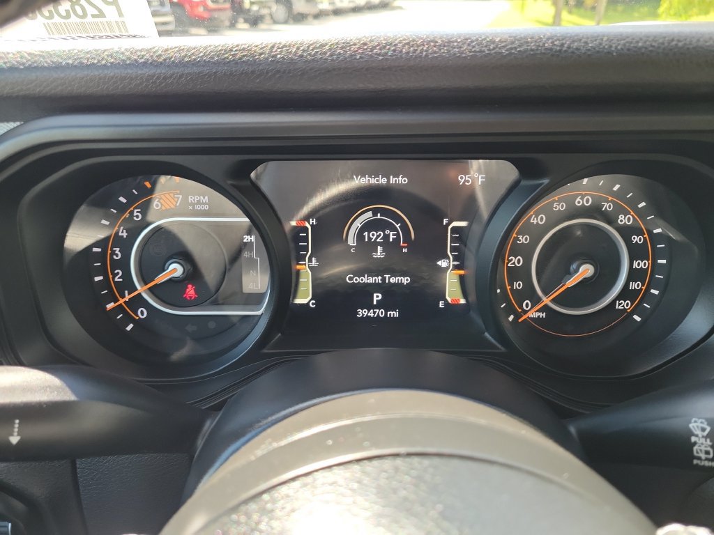 Used 2025 Jeep Wrangler Unlimited Sport AWD/4WD image 13