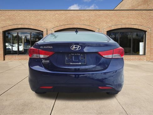 Used 2013 Hyundai Elantra GLS w/ Preferred Pkg image 4