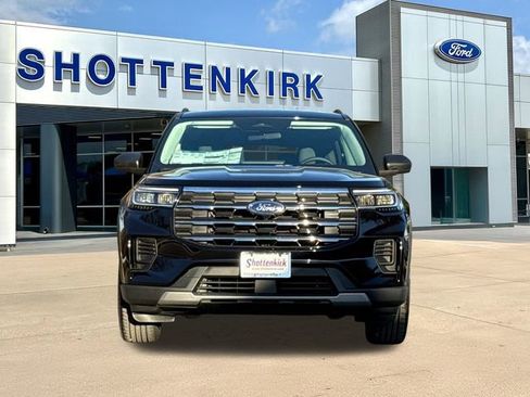 New 2026 Ford Explorer Active RWD image 2