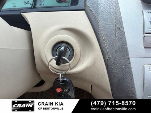 Used 2005 Toyota Solara SLE FWD image 25