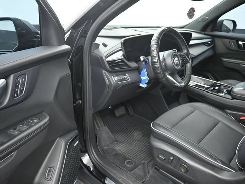 Used 2025 Buick Enclave Preferred w/ Power Package FWD image 10
