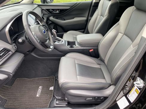 Used 2025 Subaru Outback Onyx Edition AWD/4WD image 16