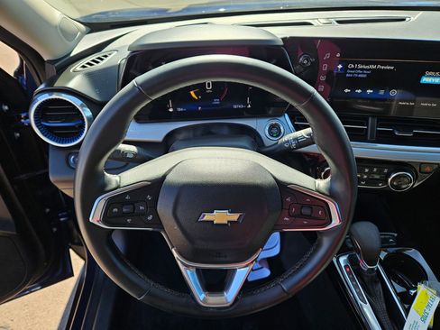 Used 2024 Chevrolet Trax LT w/ Driver Confidence Package image 14