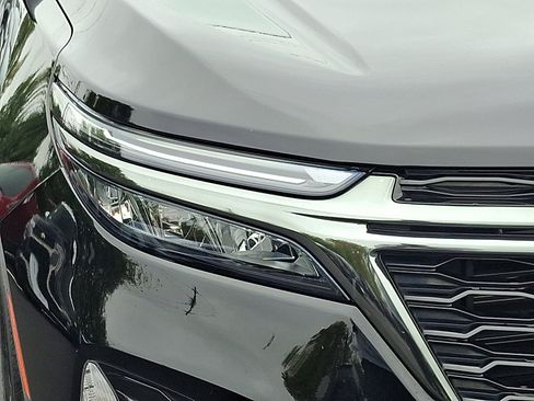 Used 2023 Chevrolet Equinox RS w/ RS Leather Package image 9