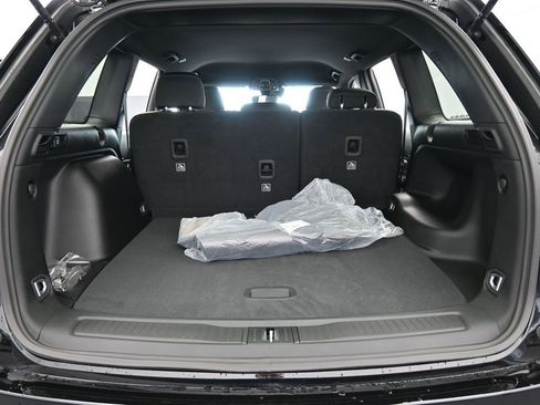 Used 2024 Jeep Grand Cherokee Laredo w/ Trailer Tow Package image 30