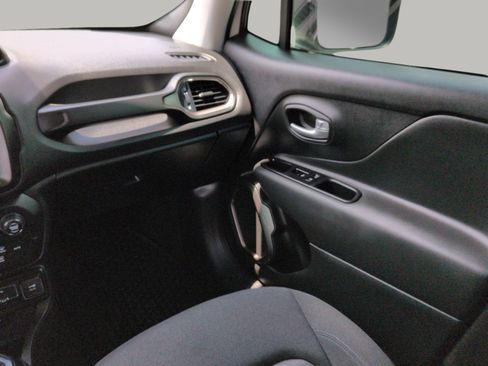 Used 2023 Jeep Renegade Latitude AWD/4WD image 20