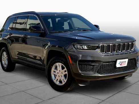 New 2025 Jeep Grand Cherokee Laredo image 2