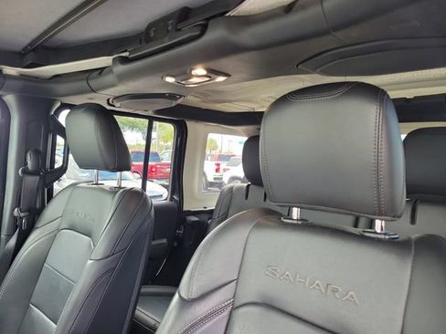 Used 2022 Jeep Wrangler Unlimited Sahara AWD/4WD image 25
