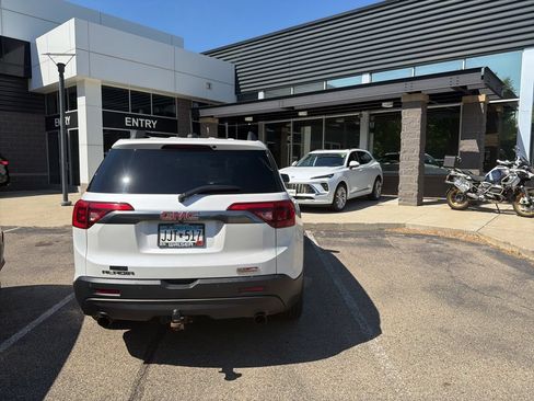 Used 2017 GMC Acadia SLT AWD/4WD image 5