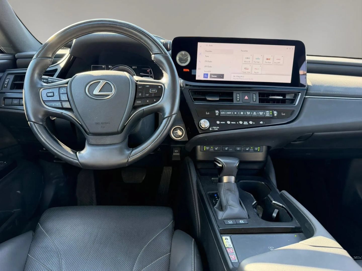 Used 2024 Lexus ES 300h Ultra Luxury w/ Accessory Package (Z2) FWD image 21