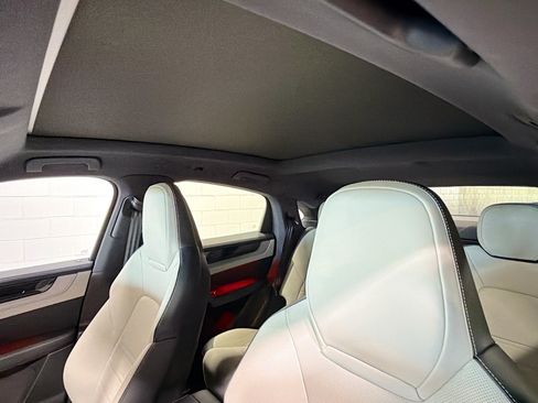 Certified 2025 Porsche Cayenne S AWD/4WD image 26