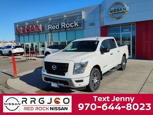 Used 2021 Nissan Titan SV w/ SV Convenience Package image 1