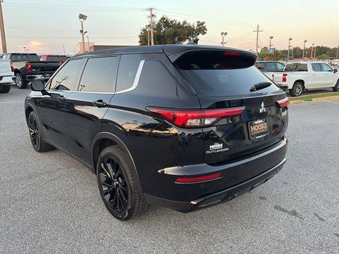 Used 2024 Mitsubishi Outlander SE image 5