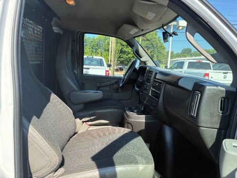 Used 2023 Chevrolet Express 2500 w/ Driver Convenience Package RWD image 17