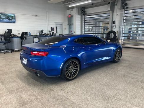 Used 2017 Chevrolet Camaro LT RWD image 5