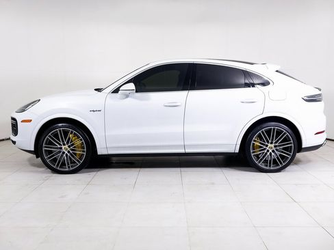 Certified 2023 Porsche Cayenne Turbo S image 2