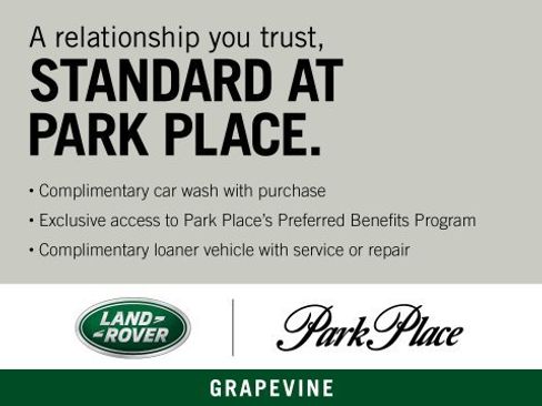 Used 2024 Land Rover Discovery Dynamic SE AWD/4WD image 5