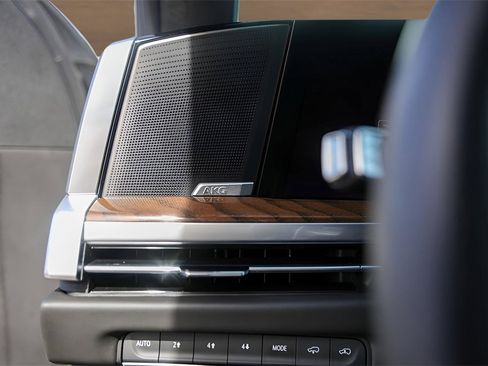 Used 2025 Cadillac Escalade Sport Platinum image 15