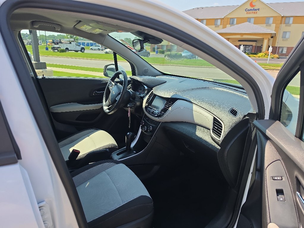 Used 2020 Chevrolet Trax LS w/ Tint and Cruise Package FWD image 11