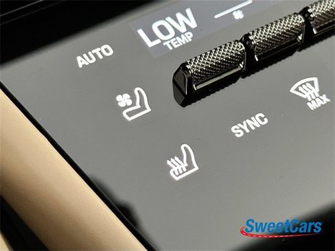 Used 2025 Porsche Cayenne Turbo image 32