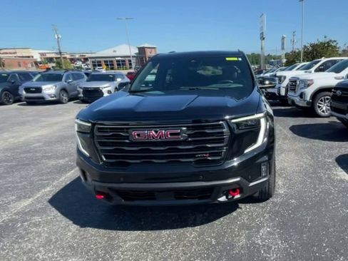 Used 2026 GMC Acadia AT4 w/ Super Cruise Package AWD/4WD image 4