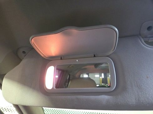 Used 2015 Chrysler Town & Country Touring image 51