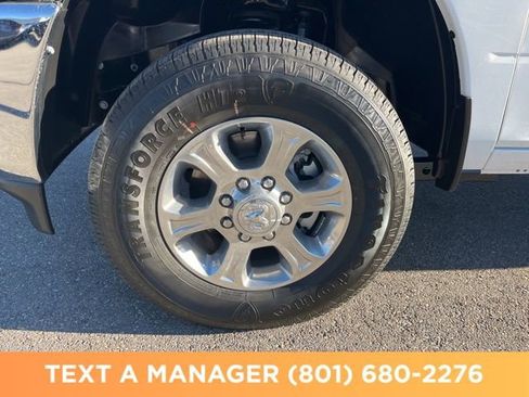 New 2026 RAM 3500 Big Horn AWD/4WD image 9