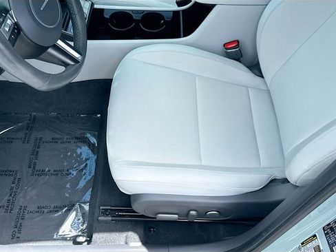 Certified 2024 Hyundai Kona SEL w/ Convenience Package FWD image 19