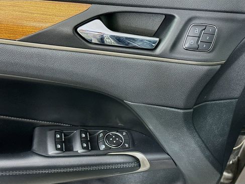 Used 2017 Lincoln MKC Select w/ Select Plus Package image 19