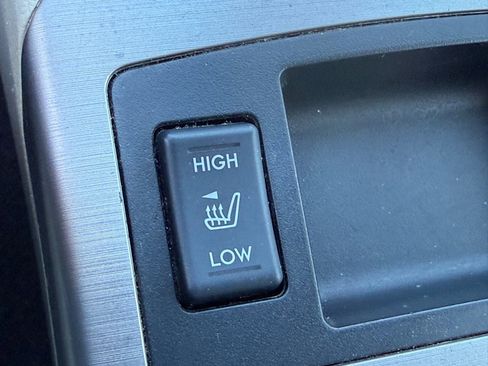 Used 2011 Subaru Outback 2.5i Premium w/ All-Weather Pkg image 16