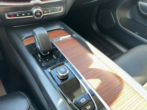 Certified 2023 Volvo XC60 B5 Plus image 22