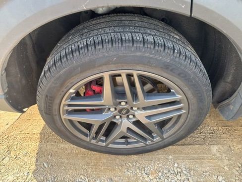 Used 2025 Ford Explorer ST-Line w/ ST-Line Street Pack AWD/4WD image 18