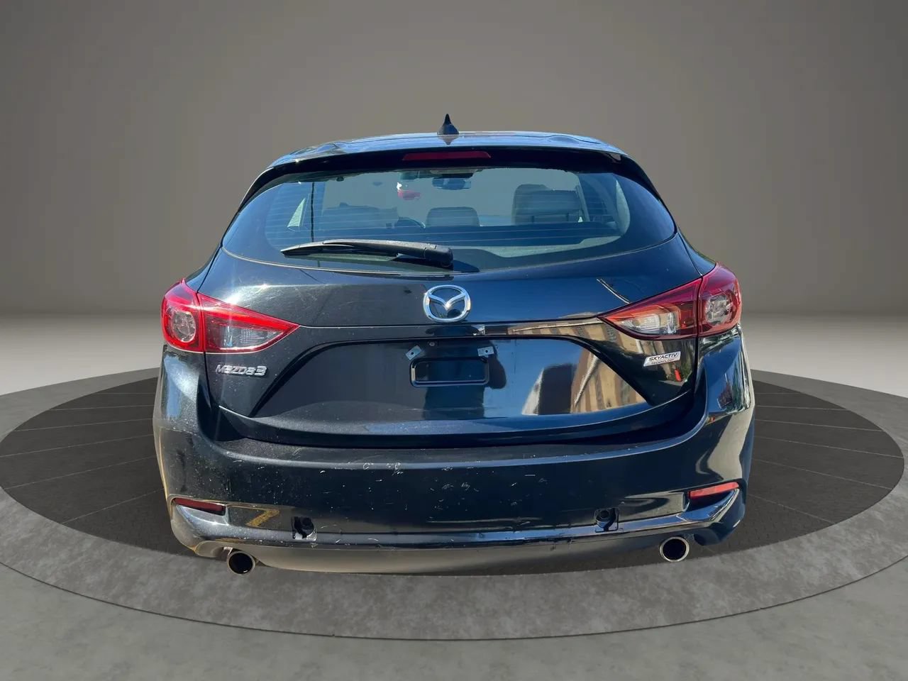Used 2018 MAZDA MAZDA3 Grand Touring w/ Premium Equipment Package FWD image 5