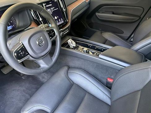 Certified 2023 Volvo XC60 B5 Ultimate image 9