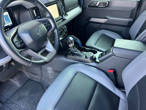 Used 2022 Ford Bronco Black Diamond image 11