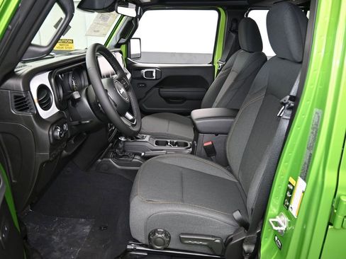 New 2026 Jeep Gladiator Sport AWD/4WD image 11