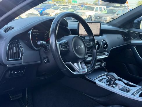 Used 2022 Kia Stinger GT2 RWD image 15