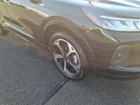 Certified 2024 Ford Escape ST-Line Select w/ Tech Pack #2 image 5