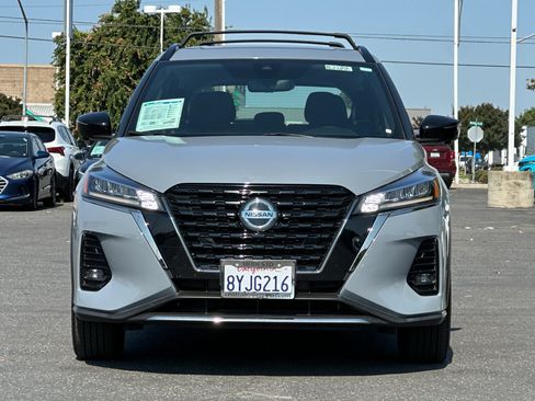 Certified 2021 Nissan Kicks SR w/ Interior Electronics Package FWD image 9
