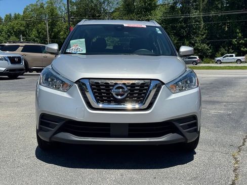 Certified 2020 Nissan Kicks SV FWD image 8