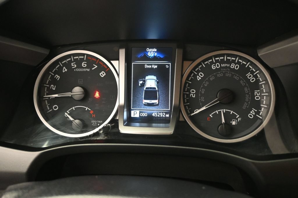Used 2021 Toyota Tacoma SR5 RWD image 8