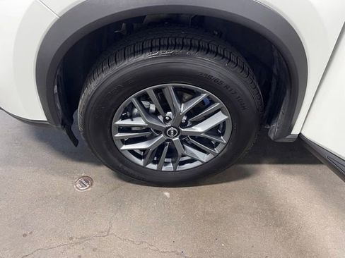 Used 2024 Nissan Rogue S FWD image 30