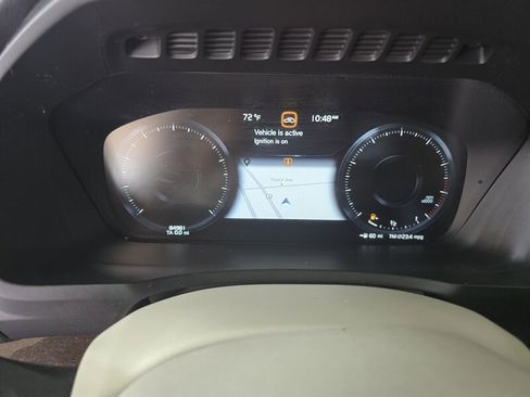 Used 2016 Volvo XC90 T6 Momentum w/ Momentum Plus Package image 25