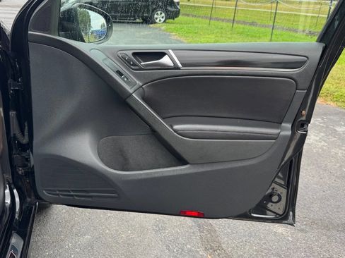 Used 2013 Volkswagen GTI Driver's Edition image 21