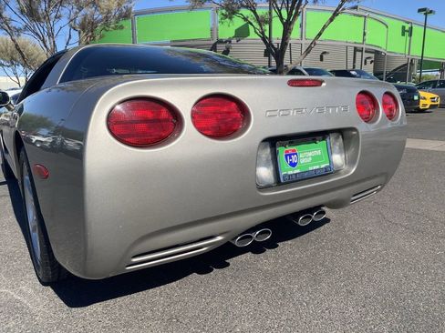 Used 2002 Chevrolet Corvette Coupe w/ Preferred Equipment Group2 RWD image 8