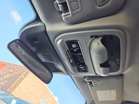 Used 2020 Lincoln Corsair AWD w/ Premium Package image 30