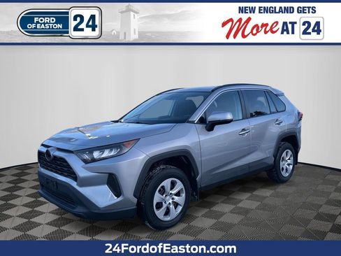 Used 2019 Toyota RAV4 LE image 1
