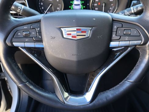 Used 2022 Cadillac XT6 Premium Luxury w/ Technology Package FWD image 13