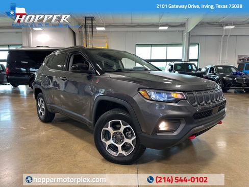 Used 2022 Jeep Compass Trailhawk w/ Sun and Sound Group AWD/4WD image 1